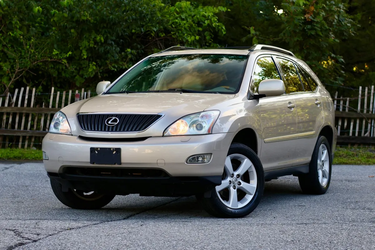 Explore the Luxurious 2005 Lexus RX330 AWD: A Timeless Classic