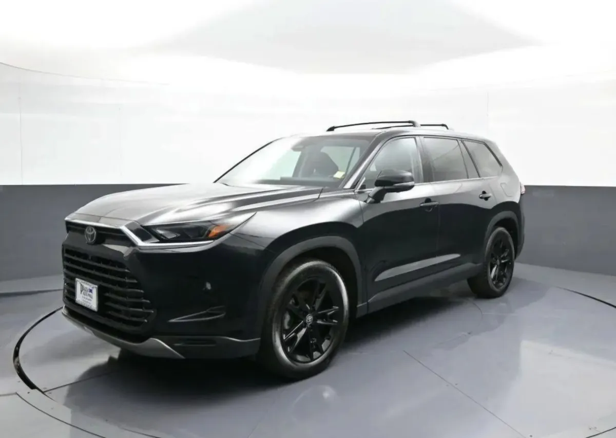 2025 Lexus TX vs. 2025 Toyota Grand Highlander: Which One is Worth Your Money?
